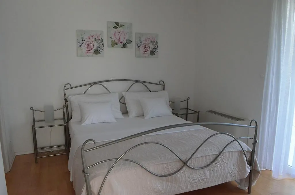Luxury Apartments Zana Ζαντάρ 0*,
